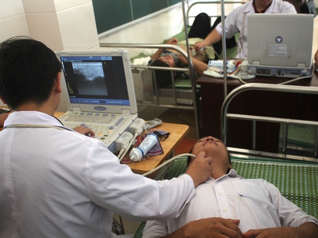 Khám sàng lọc ung thư cho cán bộ, giáo viên