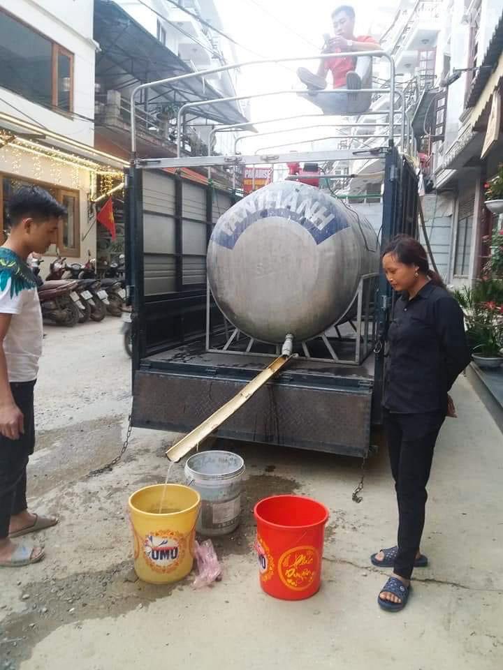 Nước tại Sapa đang được bán với mức giá 300.000 đồng đến 500.000 đồng/m3.