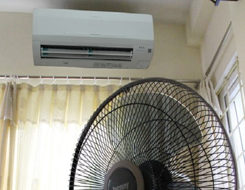 Kết hợp sử dụng quạt trần với điều hòa sẽ tăng hiệu suất làm lạnh và tiết kiệm điện hơn