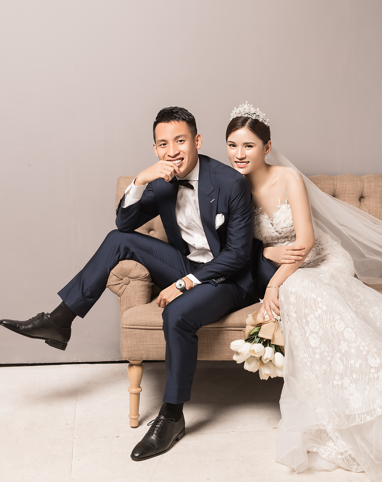 Vợ của Hùng Dũng là Triệu Mộc Trinh (22 tuổi), quê ở huyện Hàm Yên, tỉnh Tuyên Quang. 9X đang học năm cuối tại trường Đại học Văn hóa Hà Nội.