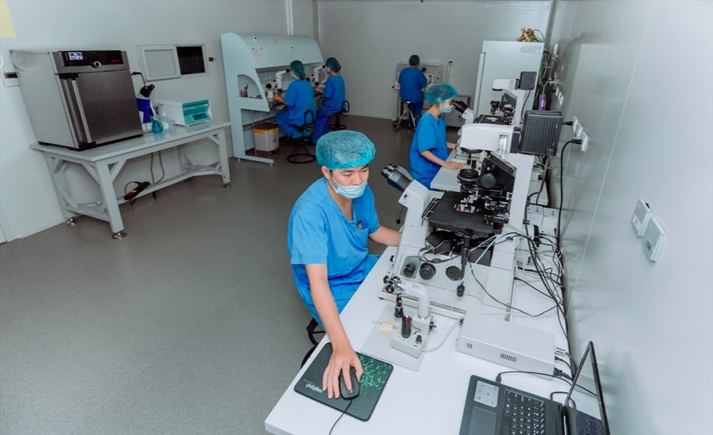 Trang thiết bị máy móc hiện đại của bệnh viện chuyên khoa Nam học và Hiếm muộn Việt- Bỉ. Ảnh: Thành Sơn