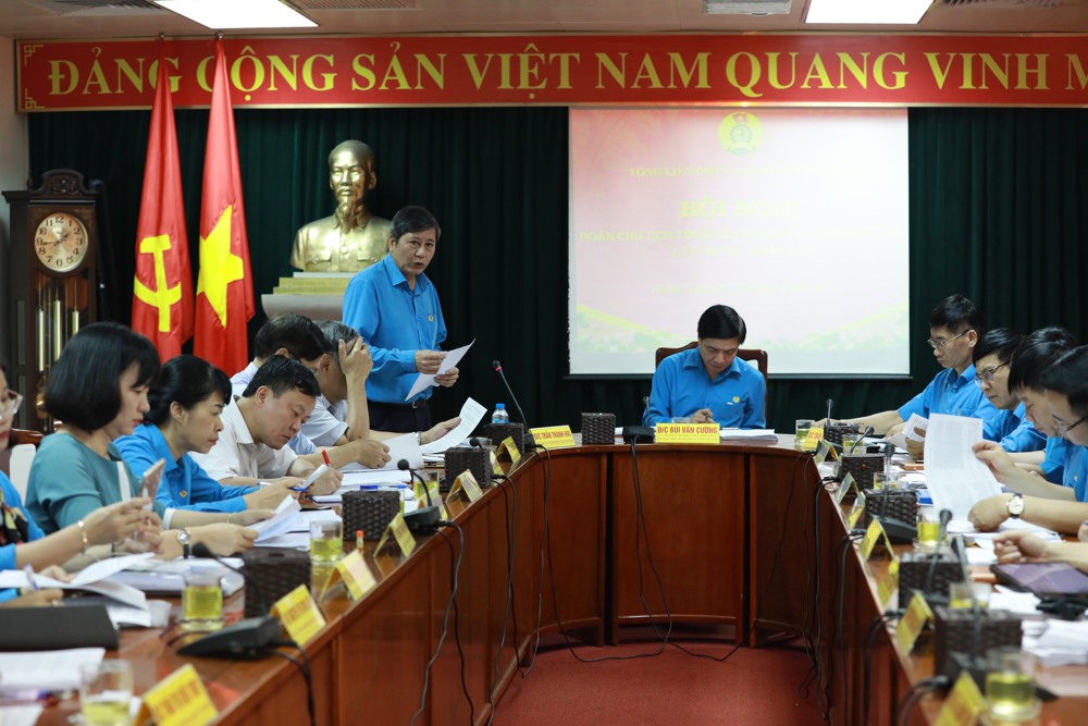 Đồng chí Trần Thanh Hải- Phó Chủ tịch Thường trực Tổng LĐLĐVN phát biểu tại Hội nghị. 