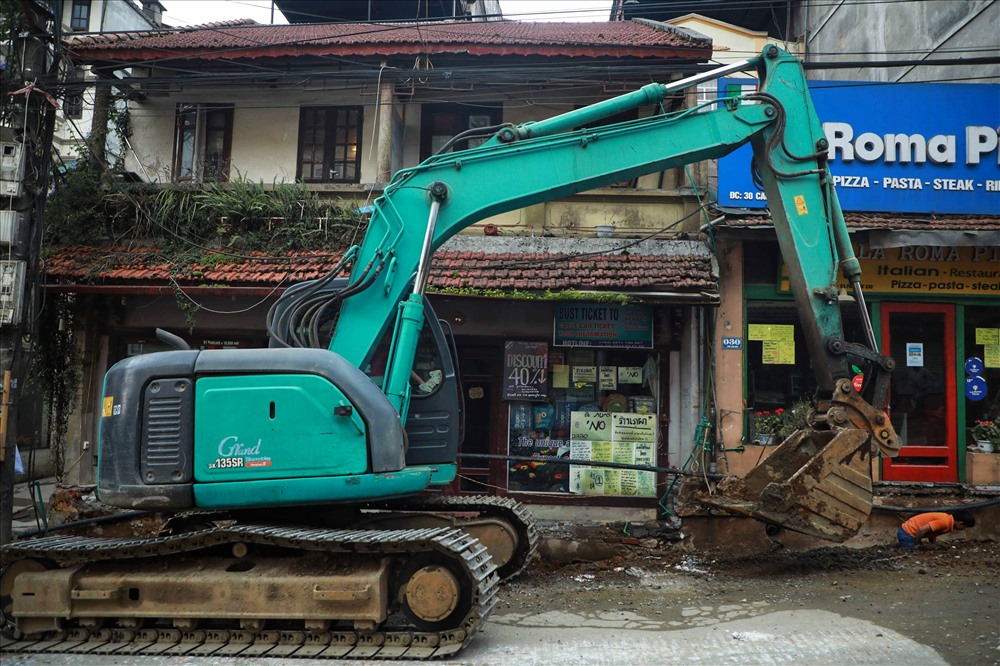 Nhiều công trình đang gấp rút hoàn thiện.