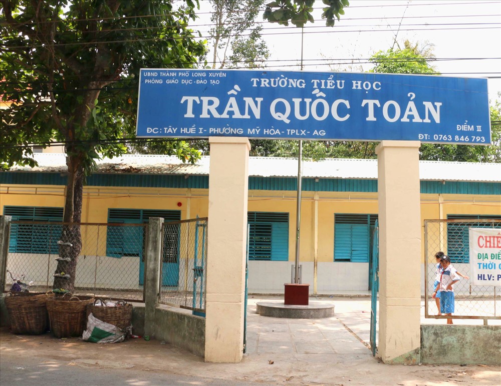 Trường Tiểu học Trần Quốc Toản, nơi xảy ra nghi vấn phụ huynh dâm ô 6 nữ sinh lớp 1. Ảnh: LT
