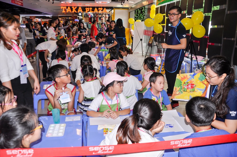 Các hoạt động cộng đồng cũng thường xuyên được Sense Market tổ chức trong không gian sinh động dưới lòng đất.