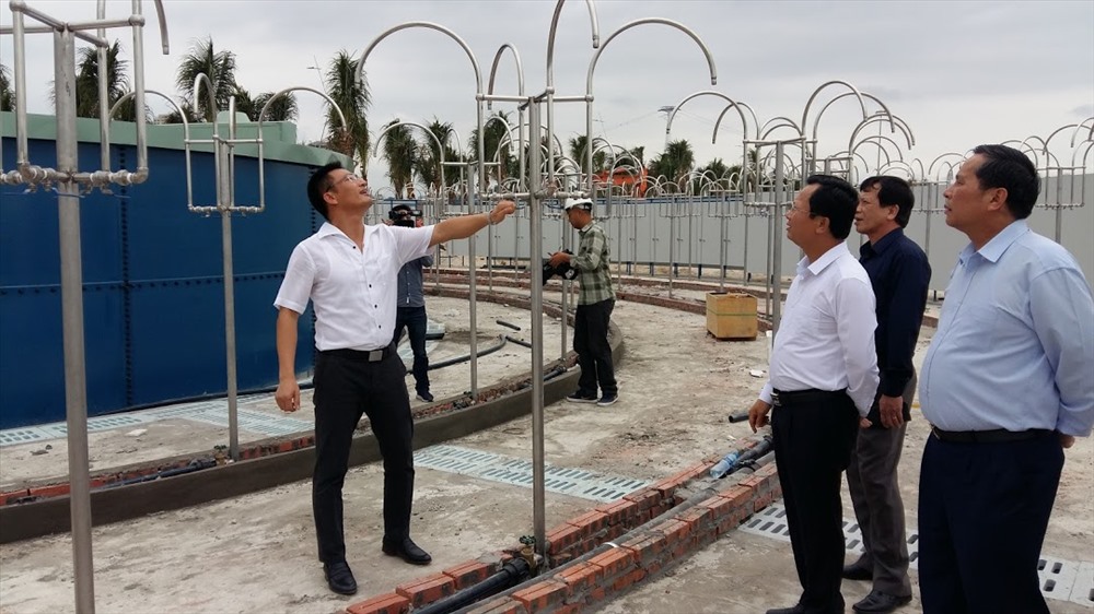 Lãnh đạo tỉnh Quảng Ninh và TP.Hạ Long kiểm tra các công trình chuẩn bị đưa vào phục vụ du khách và nhân dân dịp lễ 30.4-1.5. Ảnh: Nguyễn Hùng