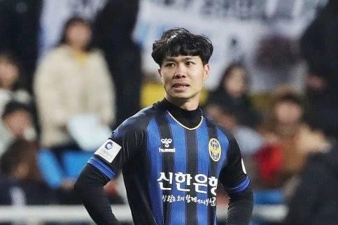 HLV Incheon United cho rằng Công Phượng không có đủ 100% thể lực.