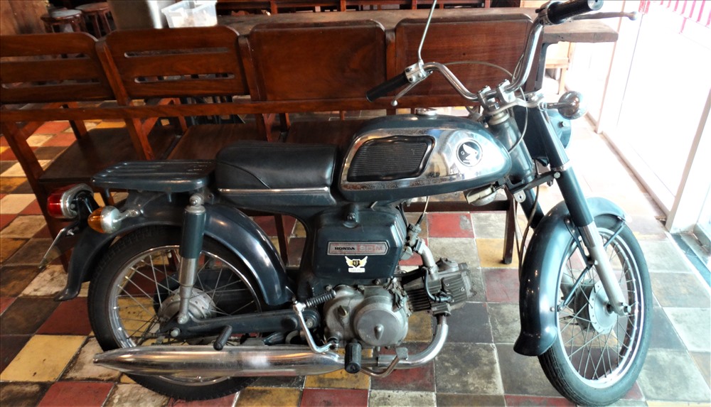 Nếu như Mobylette hay Vespa có từ những năm 50 - 60 của thế kỷ trước, thì Honda thuộc hàng “sinh sau đẻ muộn”.