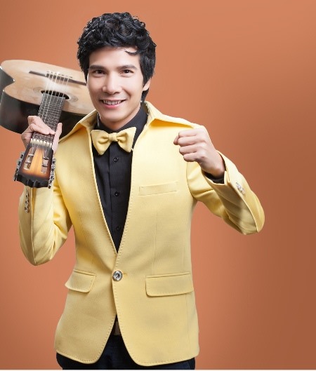 Hồ Quang 8 được coi là ngôi sao số 1 dòng nhạc Bolero ở thị trường miền Bắc, giọng hát tinh tế và giàu cảm xúc, với nền tảng kỹ thuật thanh nhạc điêu luyện được đào tạo bài bản ở Học viện âm nhạc quốc gia Việt Nam, cộng với những trải nghiệm sống, chắc chắn anh sẽ truyền tải trọn vẹn những tình cảm và thông điệp mà Lê Xuân Bắc muốn gửi gắm đến khán giả thông qua âm nhạc