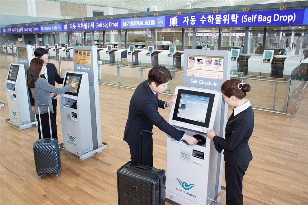 Các quầy check-in tự động giúp quy trình của hành khách nhanh hơn nhiều so với check-in bình thường.