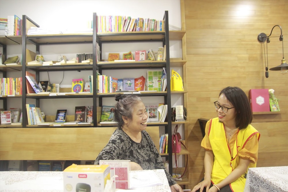 Được biết, Hội Bác sỹ Tình nguyện là một tổ chức tình nguyện thực hiện công tác khám bệnh, chữa bệnh nhân đạo, cấp thuốc không phí và kết hợp các tổ chức phát quà từ thiện, với lực lượng chuyên môn là các bác sỹ từ những bệnh viện lớn tại Hà Nội như: BV Bạch Mai; BV TWQĐ 108; BV Hữu Nghị; BV Saint – Paul,… và đông đảo lực lượng tình nguyện viên là các y, bác sĩ đang công tác tại bệnh viện tuyến tỉnh, huyện; sinh viên các trường đại học y, dược và các tình nguyện viên từ nhiều ngành nghề có chung tấm lòng thiện nguyện.
