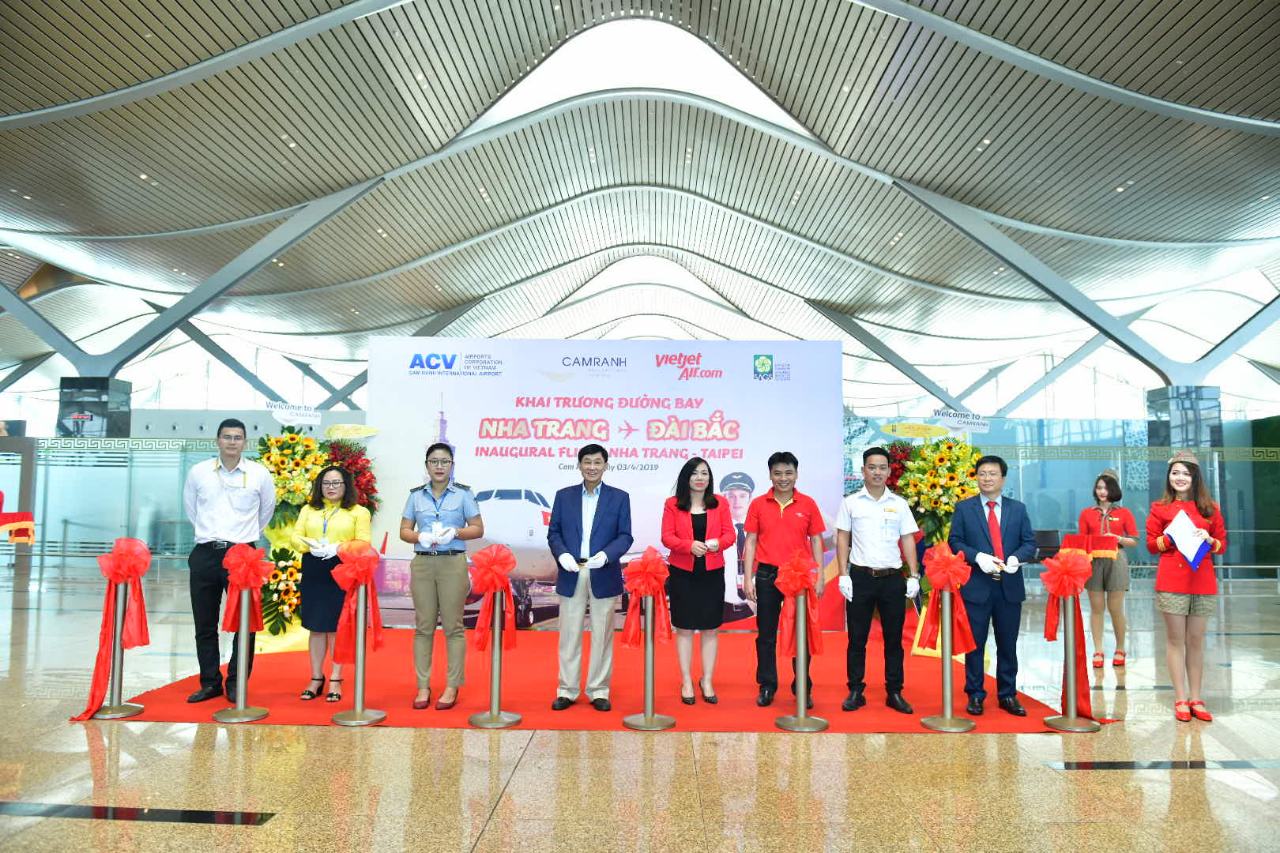 Nghi thức cắt băng khai trương