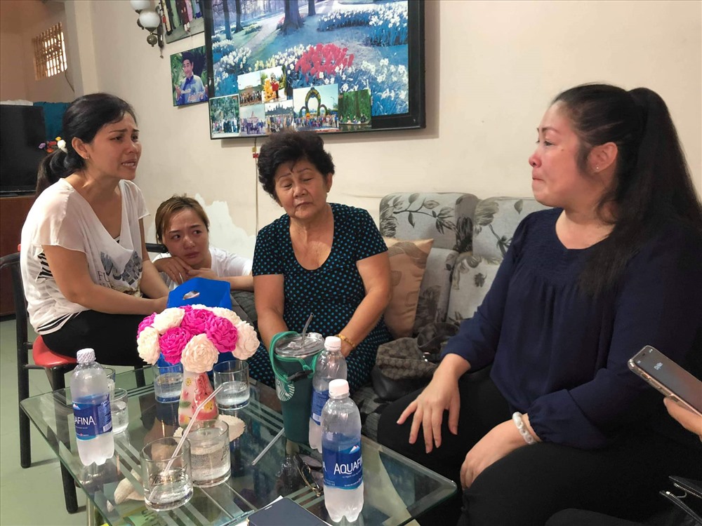 NSND Hồng Vân gặp gỡ đại diện gia đình Anh Vũ bàn bạc việc lo liệu tang lễ tại quê nhà.
