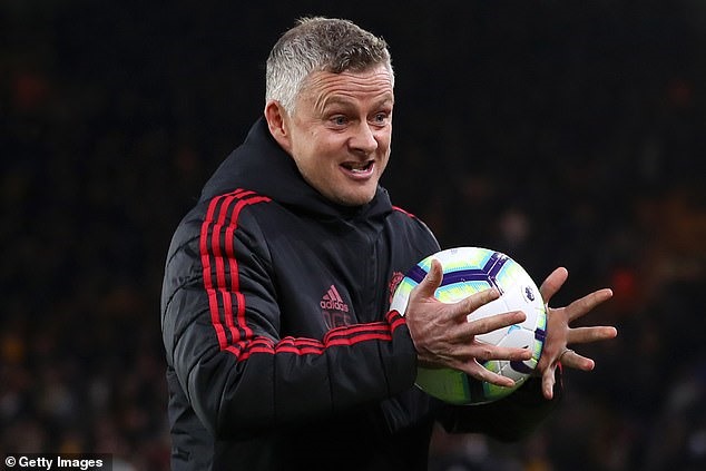 Ole Solskjaer không muốn mất Pogba vào lúc này. Ảnh: Getty.
