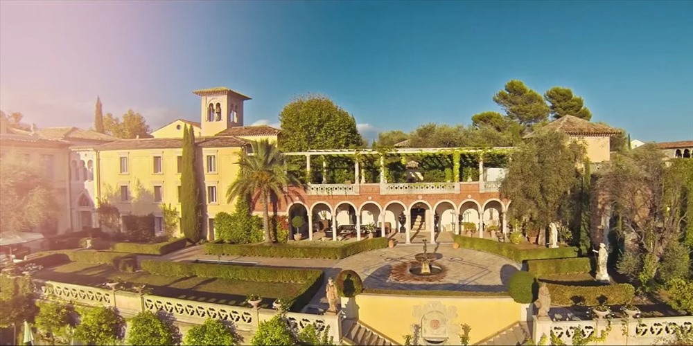 Lâu đài Château Diter rộng 3.000m2 xây dựng trái phép vi phạm quy định về quy hoạch và môi trường.