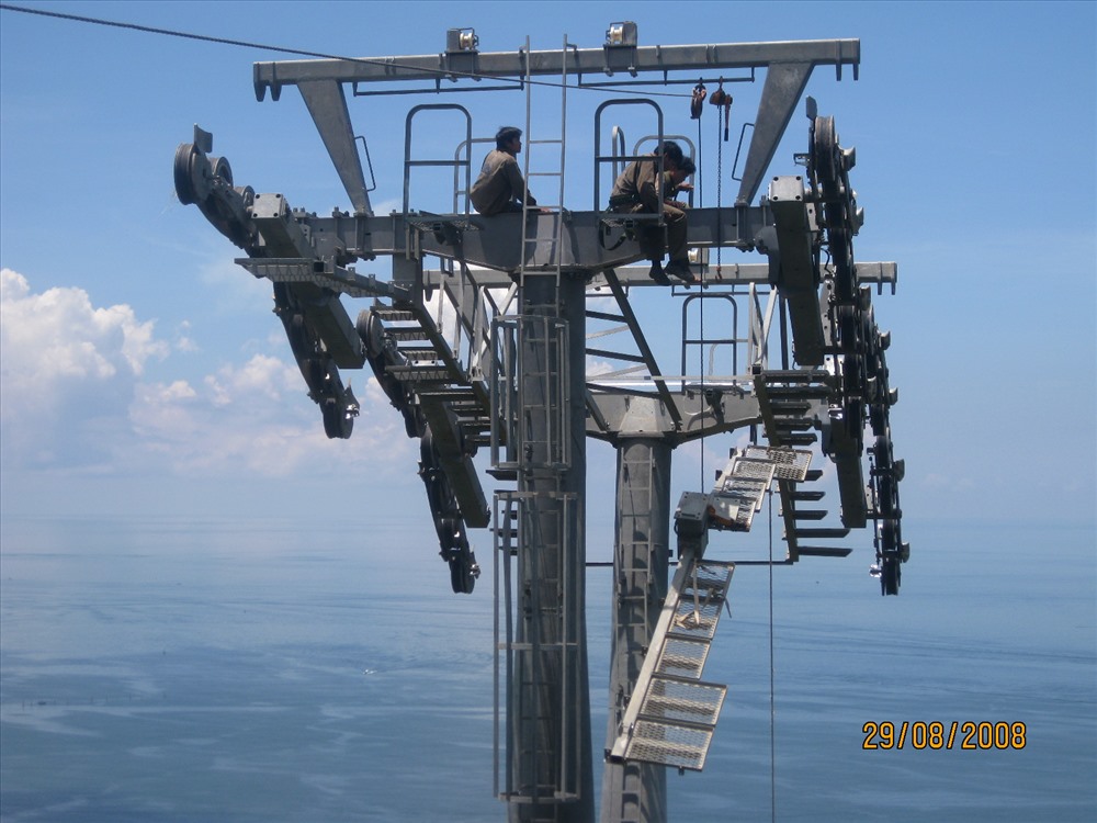 Xây dựng cáp treo số 1.