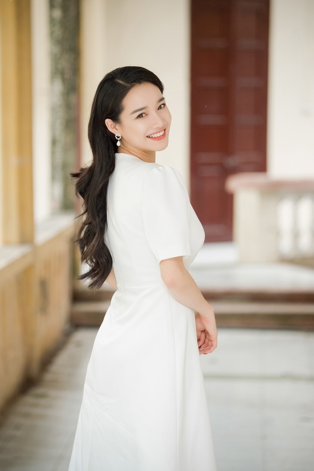 Vẻ đẹp mặn mà của Nhã Phương sau tin đồn sinh con.