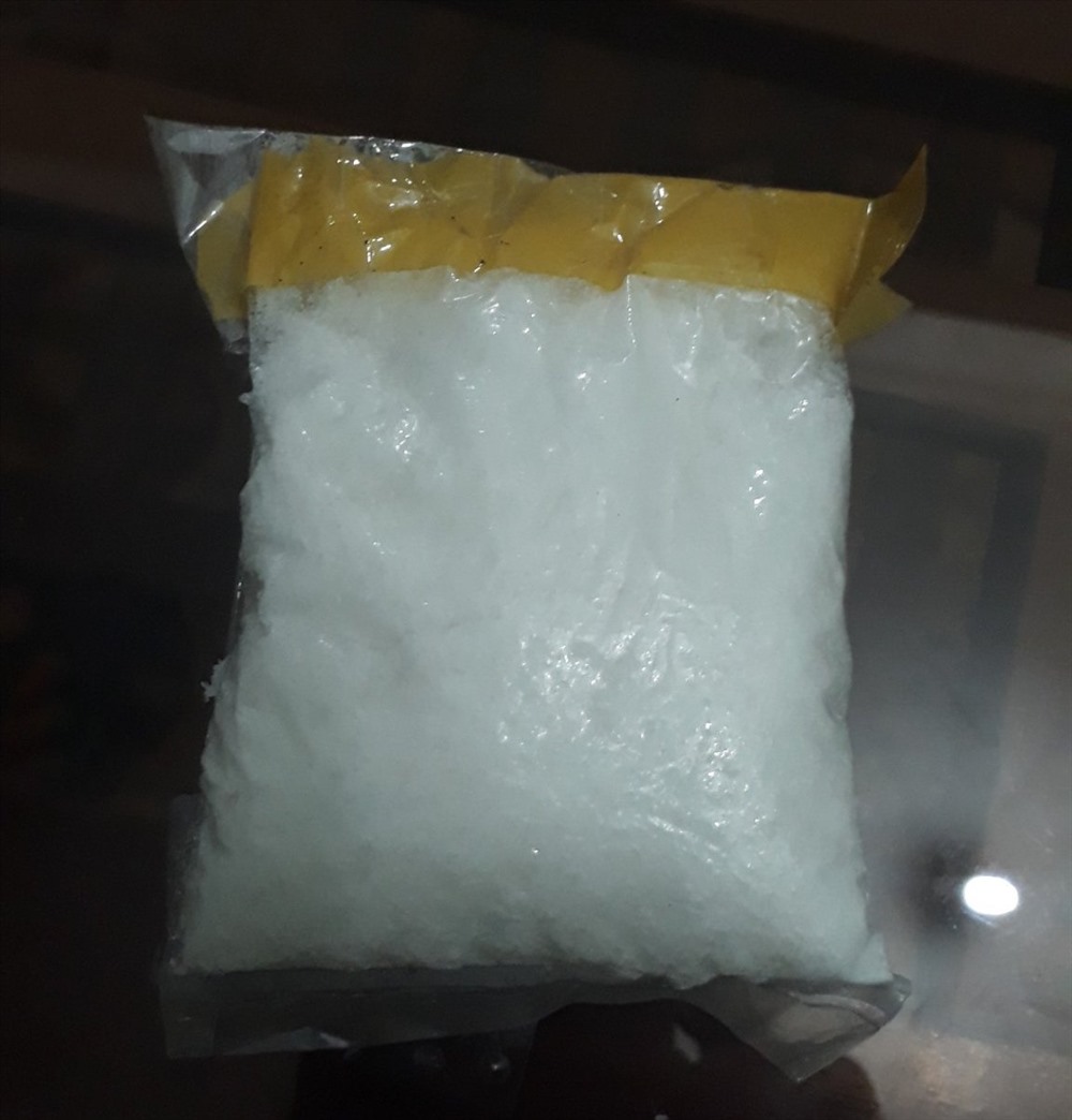 Tang vật là 100 gam ma túy dạng đá