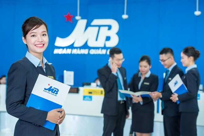 Các ngân hàng có sự cạnh tranh về lãi suất huy động rõ rệt ở kì hạn dài trên 12 tháng
