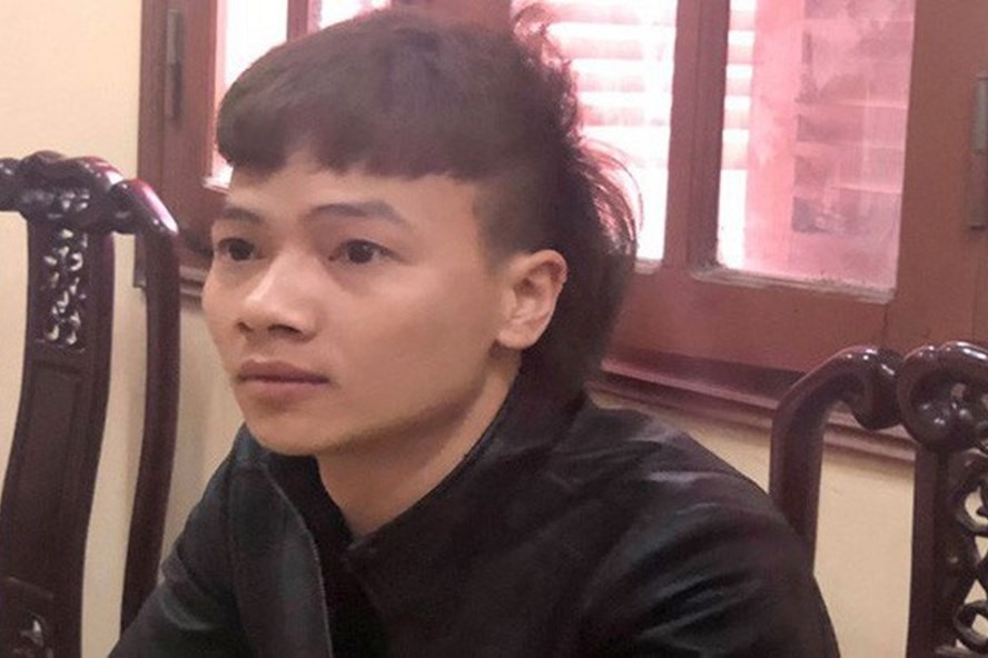 Khá Bảnh bị bắt về tội đánh bạc, tổ chức đánh bạc.