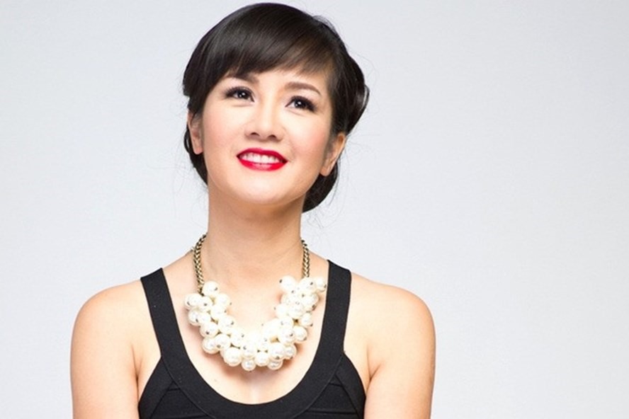 Ca sĩ Hồng Nhung.