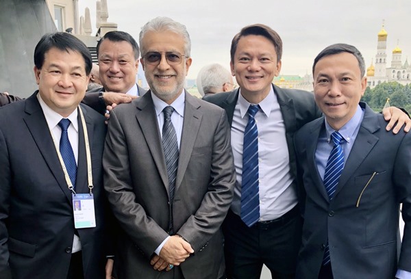 rần Quốc Tuấn, Chủ tịch AFC Salman Bin Ibrahim Al-Khalifa và các lãnh đạo LĐBĐ một số quốc gia châu Á