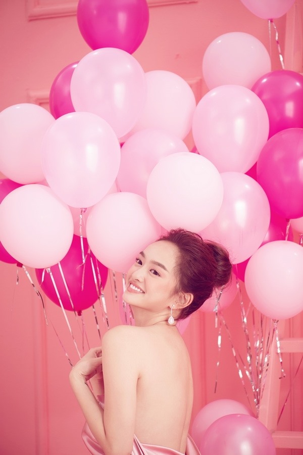 Kaity Nguyễn ngày càng đẹp và gợi cảm hơn.