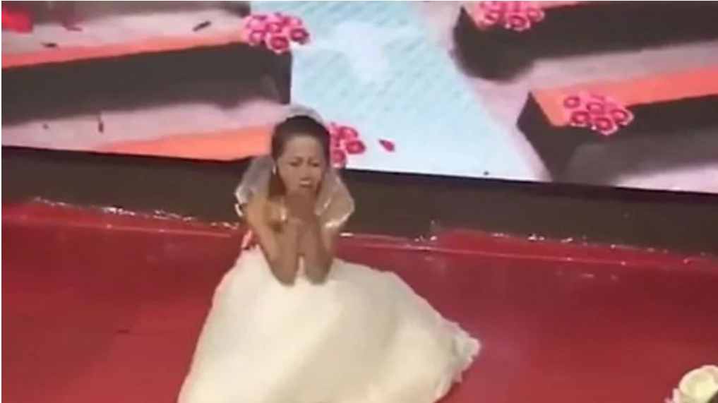 Cộng đồng mạng ủng hộ hành động của cô dâu và chỉ trích người cũ. Ảnh: DT.