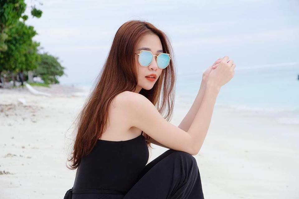 Cô cũng từng được biết đến với biệt danh hoa khôi xứ Lạng. Mặc dù cũng từng tham gia showbiz nhưng Đàm Thu Trang nhanh chóng rút lui để kinh doanh.
