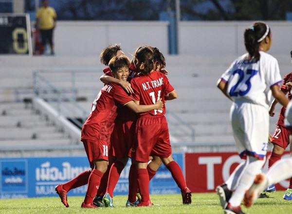 U15 Việt Nam cũng có chiến thắng dễ dàng 2-0 trước U15 Philippines ở trận ra quân của mình ở bảng A.
