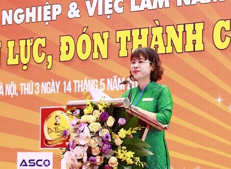 Bà Lê Thị Bích Ngọc - Tổng Biên tập Báo Lao Động Thủ Đô phát biểu khai mạc Ngày hội. Ảnh: H.A