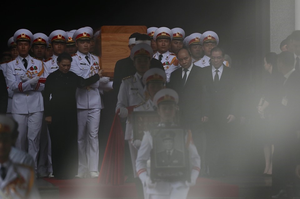 Các lãnh đạo, nguyên lãnh đạo Đảng, Nhà nước dự Lễ truy điệu nguyên Chủ tịch nước, Đại tướng Lê Đức Anh.
