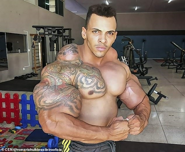 Romario Dos Santos Alves, Hulk người Brazil, đã nói trên Instagram vào tháng trước rằng anh ta sẽ 'xé toạc' đầu của Gharibi. Nguồn: Daily Mail