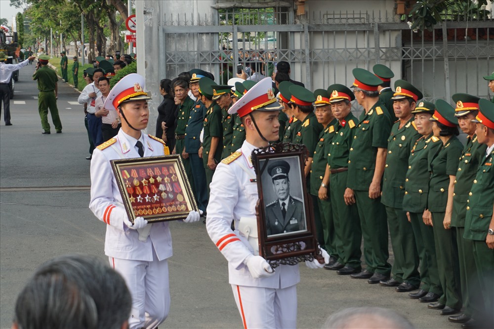 Di ảnh và huân chương của nguyên Chủ tịch nước, đại tướng Lê Đức Anh.