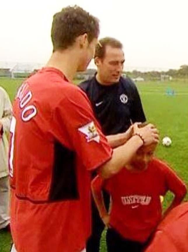 Lingard từng có cơ hội gặp Ronaldo vào năm 2003. Ảnh Getty