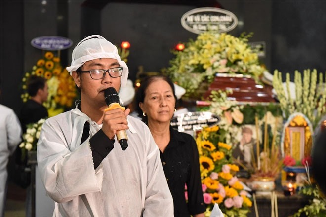 Con trai của Lê Bình đại diện gia đình gửi lời cảm ơn đến mọi người, cũng như giữ lời hứa sẽ thực hiện những di nguyện của ông trước lúc ra đi.