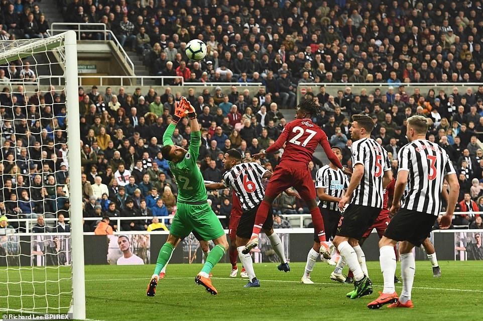 “Thần tài” Origi giải cứu Liverpool ở những phút cuối. Ảnh: Getty & Reuters.