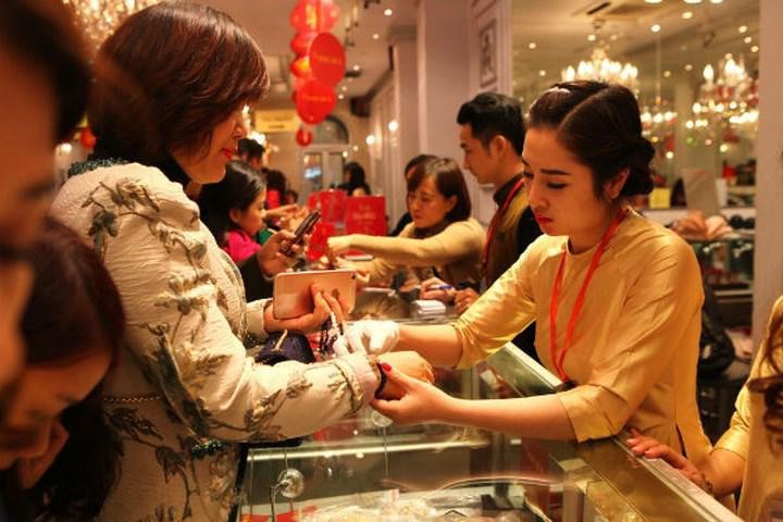 Nhìn lại giá vàng tuần qua: Tạo ra mức đáy mới, trượt dốc sau nghỉ lễ. Ảnh minh hoạ