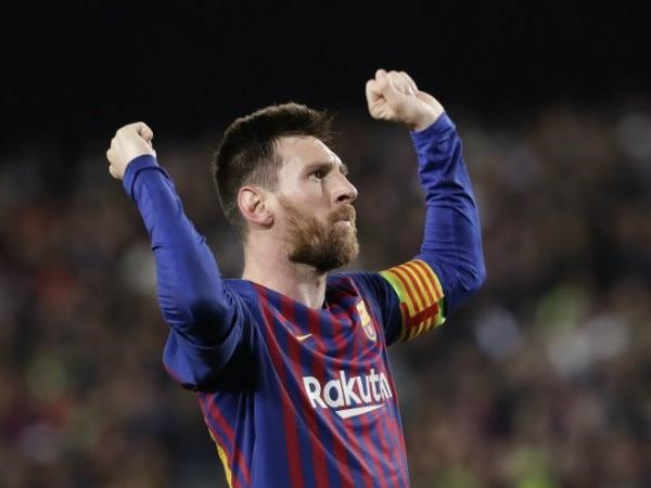 Messi và các đồng đội cần cẩn trọng tại Anfield. Ảnh: AP