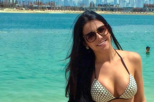 Người đẹp Larissa Saad.