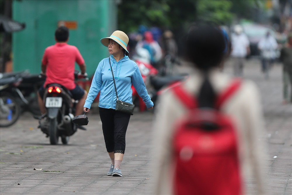 Những chiếc áo chống nắng giờ có thêm tính năng trở thành áo chống... lanh.