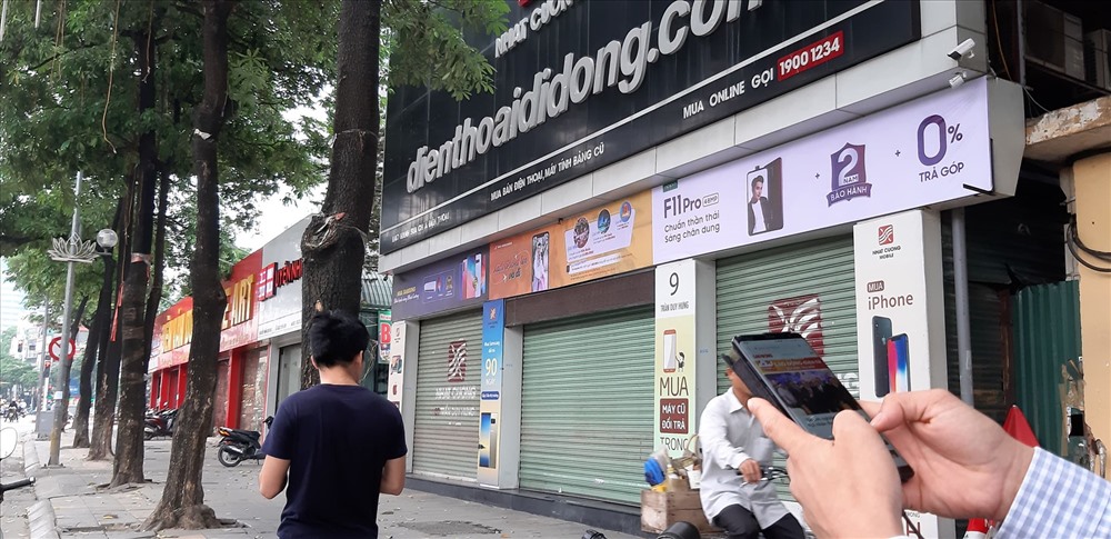 Nhiều người thắc mắc không rõ nguyên nhân vì sao cửa hàng này đột ngột dừng hoạt động.