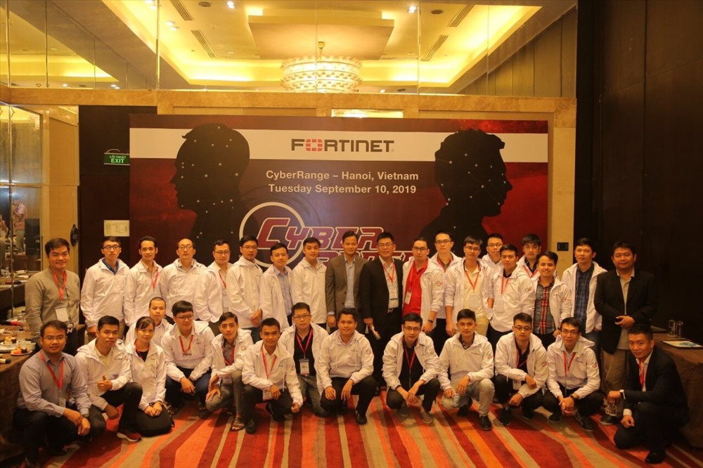 Lần đầu tiên được tổ chức tại Việt Nam, Cyber Range 2019 với sự góp mặt của các đội thi đến từ các doanh nghiệp, tập đoàn về CNTT – viễn thông, tài chính, ngân hàng… uy tín tại Việt Nam.