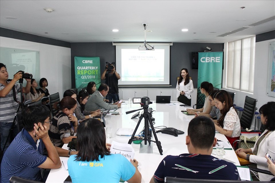 Tại buổi họp bàn về tình hình thị trường bất động sản tại TPHCM. Ảnh: T.D Tại buổi họp bàn về tình hình thị trường bất động sản tại TPHCM. Ảnh: T.D