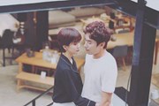 Chiêu PR phim giả, tình thật: Người về cùng nhà, kẻ nhận gạch đá Chiêu PR phim giả, tình thật: Người về cùng nhà, kẻ nhận gạch đá
