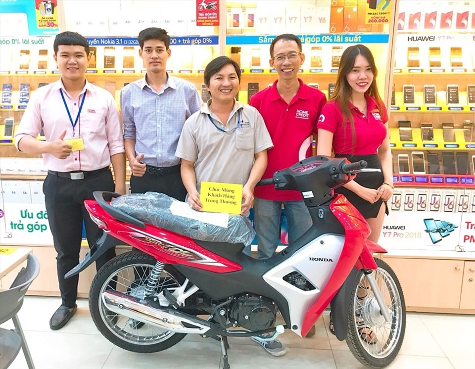 Anh Vòng A Sầu (Đồng Nai) bất ngờ với Giải thưởng từ lần đầu tiên mua hàng trả góp với Home Credit Anh Vòng A Sầu (Đồng Nai) bất ngờ với Giải thưởng từ lần đầu tiên mua hàng trả góp với Home Credit