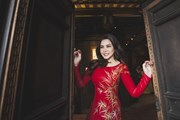 Đệ nhất Hoa hậu Quý bà Thế giới thướt tha, đa sắc trong bộ sưu tập áo dài mới Đệ nhất Hoa hậu Quý bà Thế giới thướt tha, đa sắc trong bộ sưu tập áo dài mới