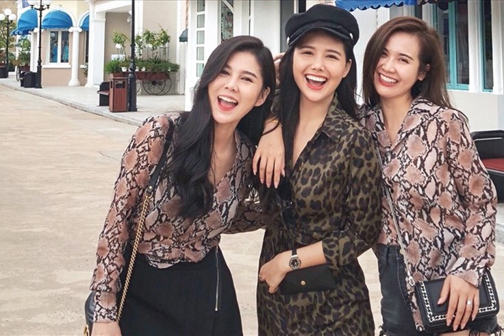 Phanh Lee, Huyền Lizzie, Thu Hoài khoe nét tươi trẻ trong chuyến phượt bụi Phanh Lee, Huyền Lizzie, Thu Hoài khoe nét tươi trẻ trong chuyến phượt bụi