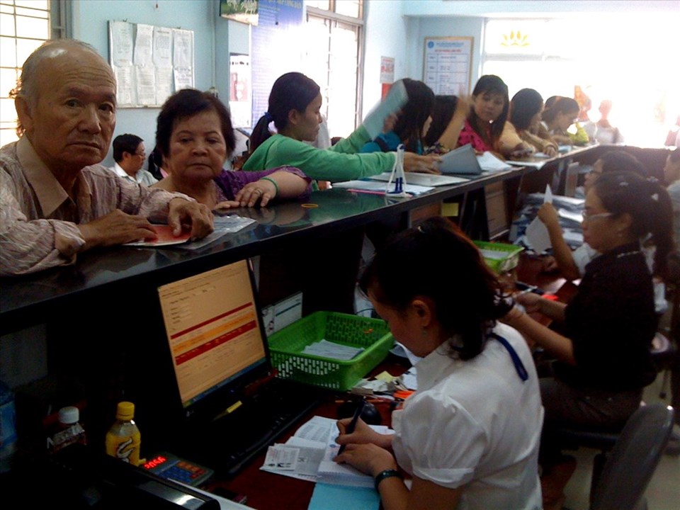 UBND TPHCM hỗ trợ người dân mua BHXH tự nguyện (ảnh minh họa) - Ảnh: L.T UBND TPHCM hỗ trợ người dân mua BHXH tự nguyện (ảnh minh họa) - Ảnh: L.T