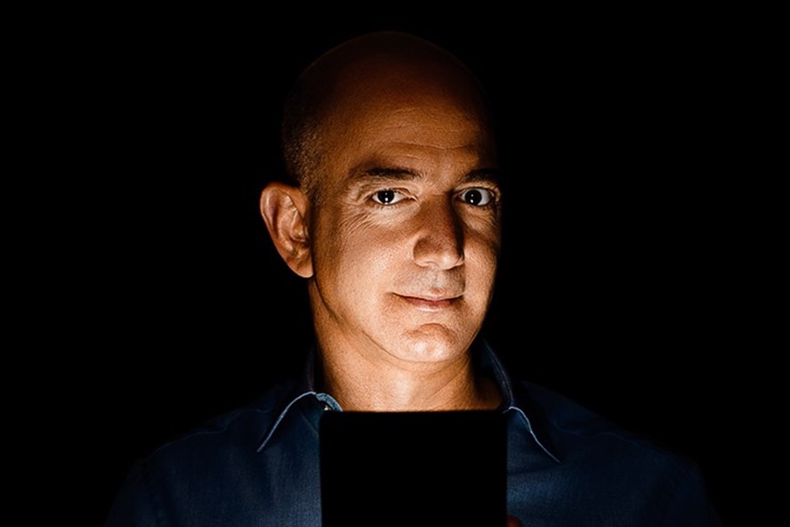 CEO Amazon - Ã´ng Jeff Bezos dá»± ÄoÃ¡n Amazon sáº½ phÃ¡ sáº£n. áº¢nh: Getty